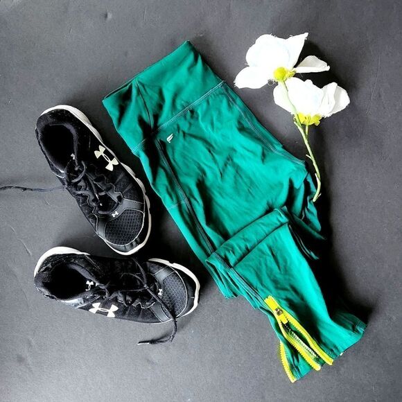 Green Motion 365 Fabletics Green Leggings - Picture 1 of 9